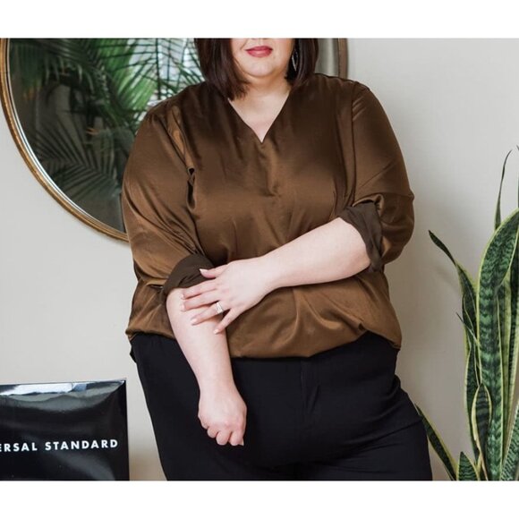 Universal Standard V Neck Satiny Long Sleeve Shimmery Blouse Sz 4XS (XS 00-0) Wo - Picture 9 of 12